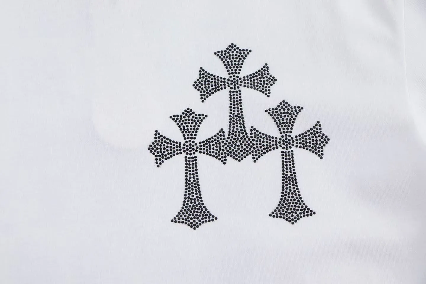 🅿️170 Style: 2025 new Croix heart hot diamond short-sleeved T-shirt Material: High version 300g double yarn combed cotton Size: S～XL Color: White Style number: Z1001